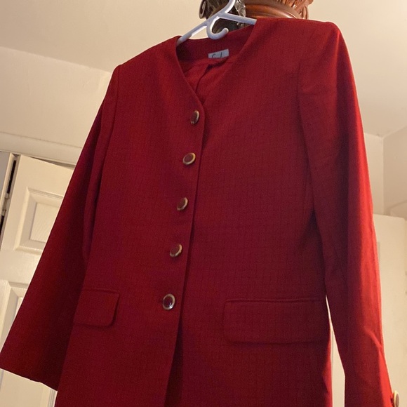 2 PCs red skirt set with red and gold buttons black pattern lines going through - Picture 2 of 8